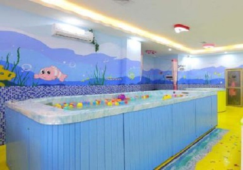 金豬寶寶嬰兒游泳館加盟