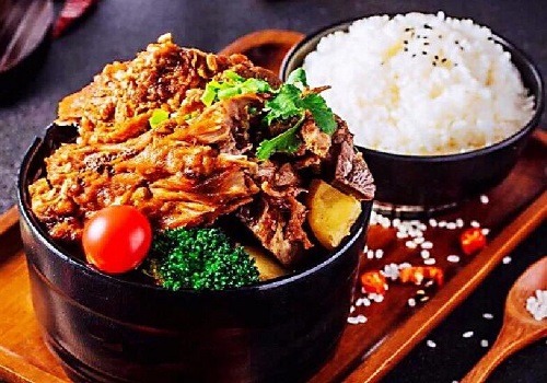 辣曉骨辣骨飯加盟