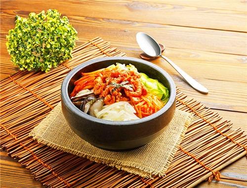 釜槿緣石鍋拌飯加盟