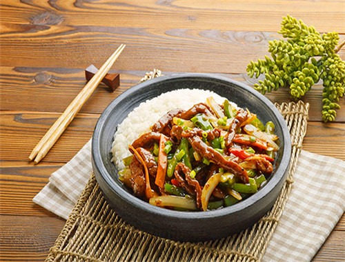 釜槿緣石鍋拌飯加盟