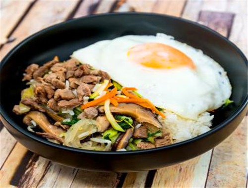 品悟肉肉拌飯加盟