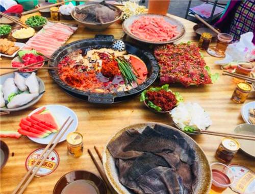 龍門關(guān)老火鍋加盟