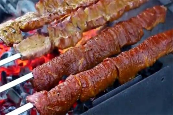 奇香聚無(wú)煙燒烤加盟
