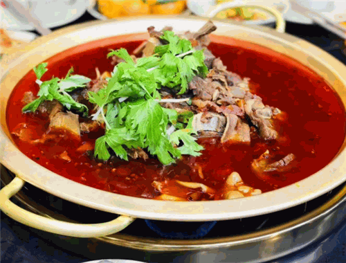 巴骨牛肉火鍋加盟