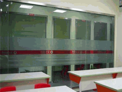尖鋒教育加盟