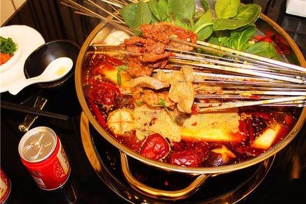 簽年時光火鍋串串香加盟