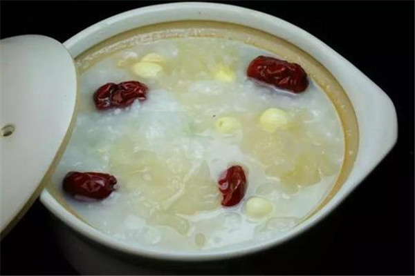 苗韻竹蓀鵝餐飲
