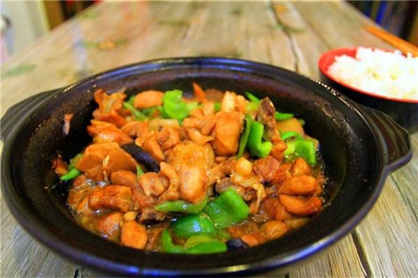 食客領(lǐng)先黃燜雞加盟