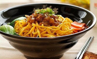 震哥燜面館加盟
