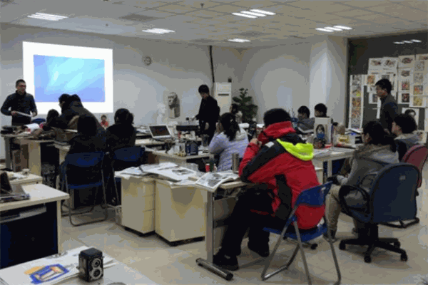 新藝合美術(shù)培訓(xùn)中心加盟