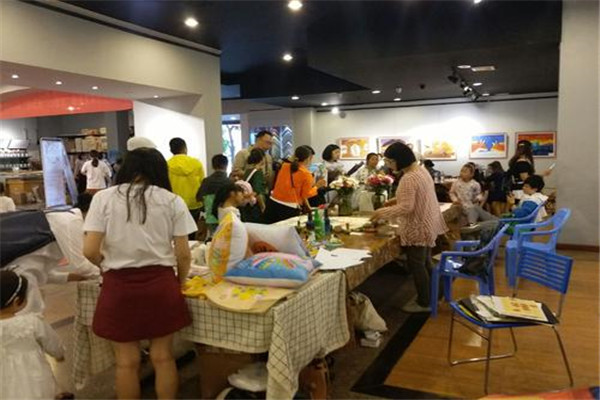 Creator兒童美術(shù)學院
