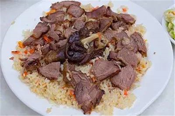 夏牧場風(fēng)干肉抓飯加盟