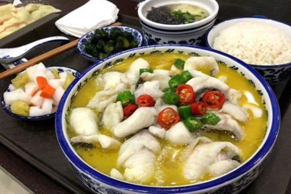 八味酸菜魚