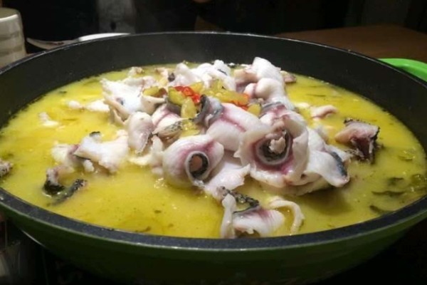 張廚金湯酸菜魚(yú)