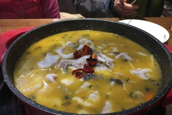 金記豬肚雞酸菜魚