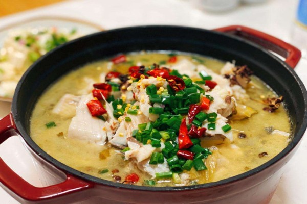 鐵鍋酸菜魚(yú)
