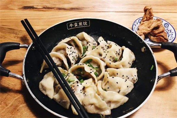 牛蠻煎餃