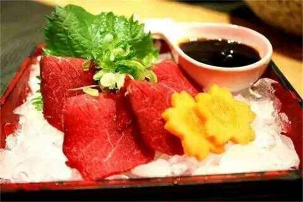 湯唯唯和飯偉偉加盟