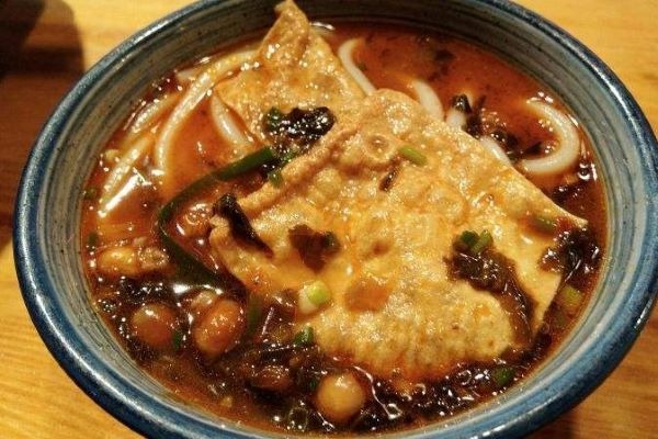 阿伊滇長酸湯魚加盟