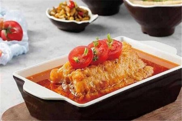 排隊(duì)貓烤魚飯