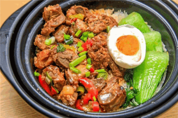 榮記煲仔飯加盟