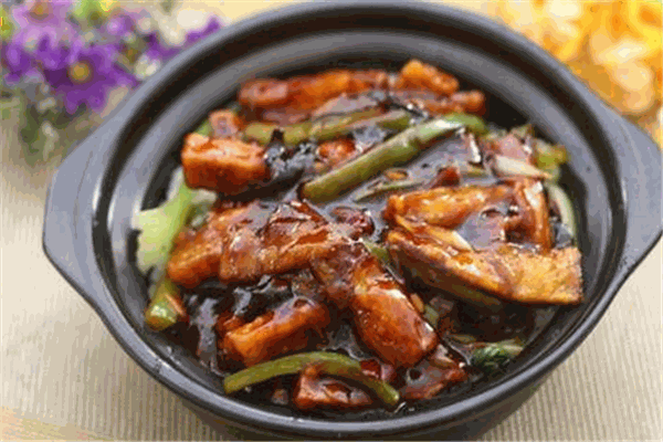 簡單小廚煲仔飯加盟