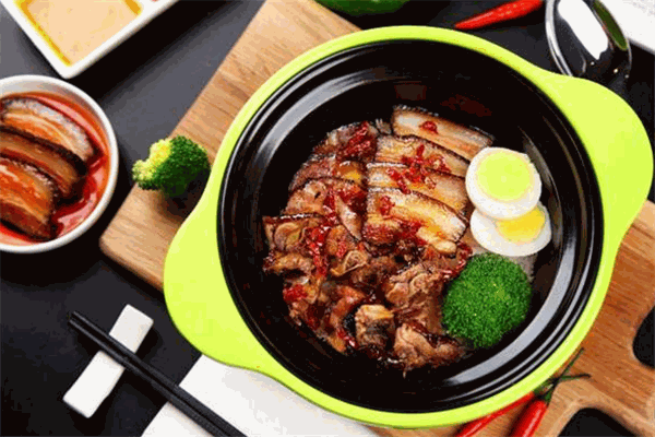 簡單小廚煲仔飯加盟