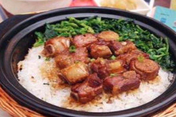 港記煲仔飯