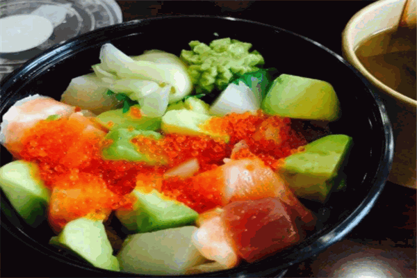 屋根里女仆主題日料餐廳加盟