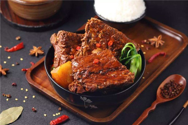 腱骨頭排骨米飯