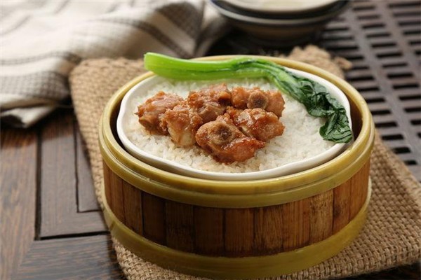 腱骨頭排骨米飯
