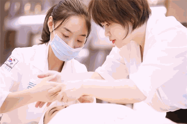 京顏?lái)n式皮膚管理加盟