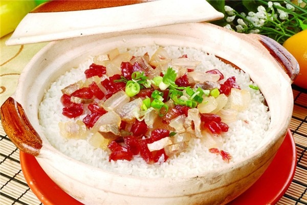 粵港情煲仔飯