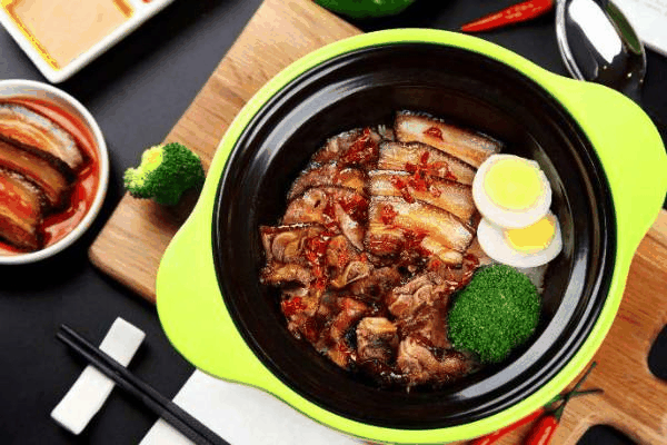 粵港情煲仔飯