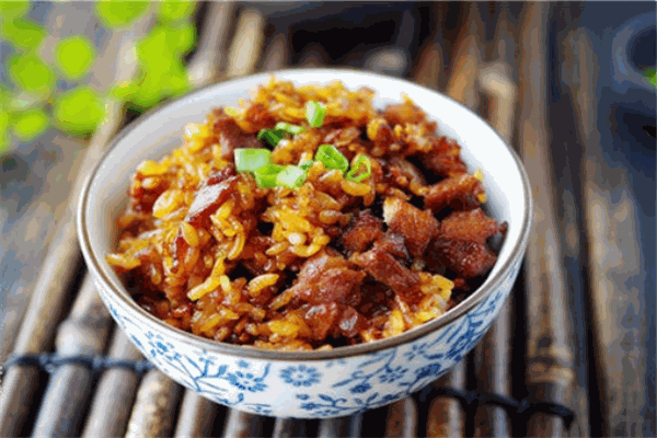 金鳳凰煲仔飯加盟