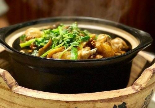 芳村榕樹(shù)頭嘆佬雞煲加盟