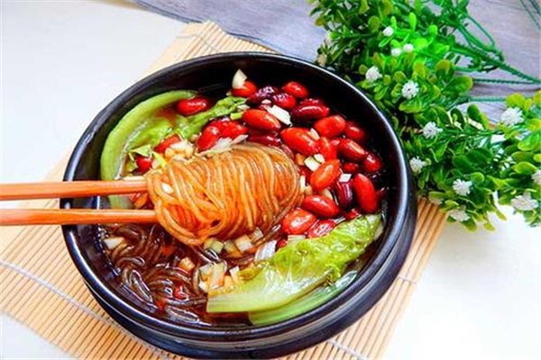 老財(cái)粉房酸辣粉加盟