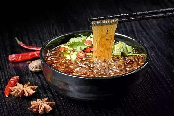 俏黃蓉酸辣粉加盟