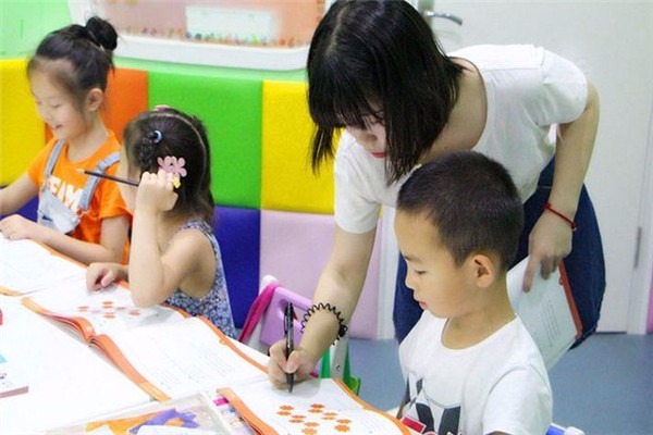 安妮花少兒英語加盟