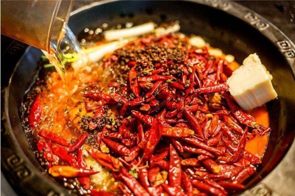 青紅造了個(gè)白麻辣燙