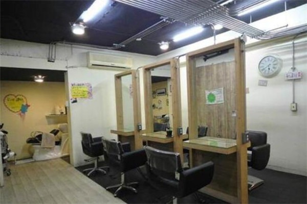 Dye染發(fā)店加盟