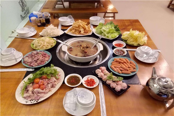 脆皮清遠(yuǎn)雞煲加盟