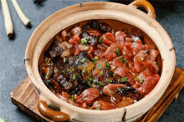 偉記煲仔飯