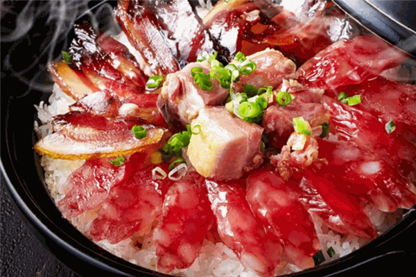 來(lái)一煲煲仔飯