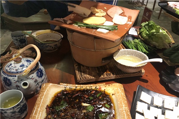瓦片先生烤肉加盟