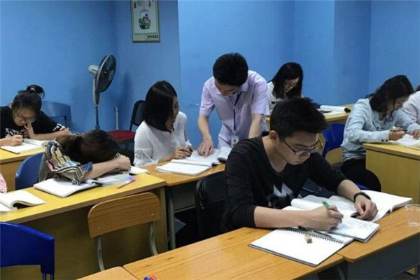 曼利外語(yǔ)加盟