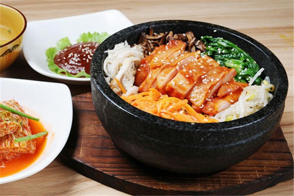 漁小賢石鍋魚(yú)米飯加盟