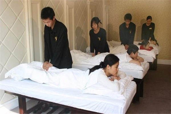 巧博士推拿加盟