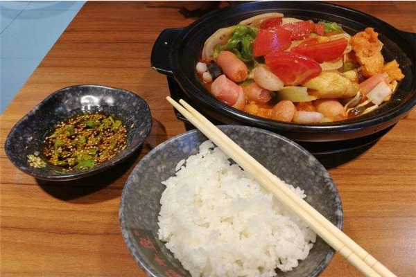 筋牛座香鍋米飯加盟
