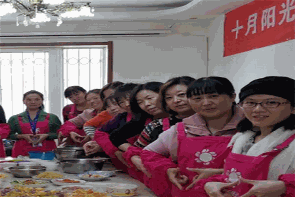 十月陽光月嫂培訓(xùn)加盟